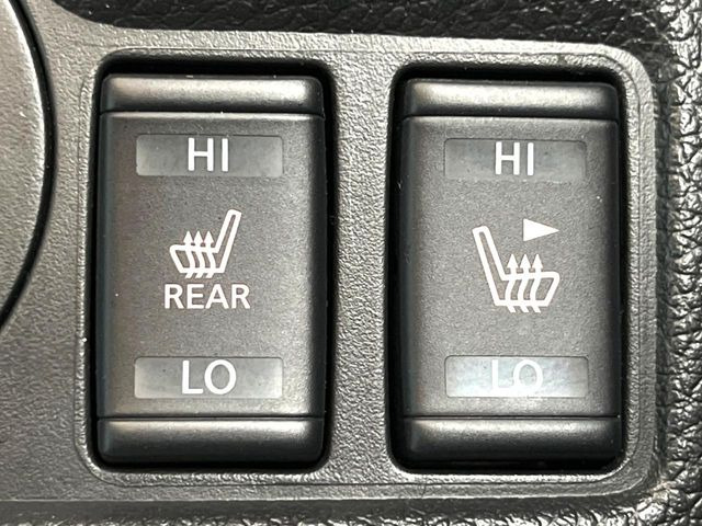 【シートヒーター】寒い日に重宝するシートヒーター!エアコンより早く温まってくれるので寒がりの人も安心ですね♪エアコンの温風は乾燥するから苦手、という方にもをおすすめです。