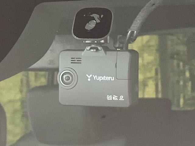 【ドライブレコーダー】ドライブレコーダー装備!走行中はもちろん、あおり運転や事故に遭遇した際、映像で記録し、万一のリスクに備えます。※記録用SDカードはお客様ご自身でご準備いただく必要があります。