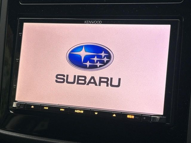 【純正ナビ】人気の純正ナビを装備しております。ナビの使いやすさはもちろん、オーディオ機能も充実!キャンプや旅行はもちろん、通勤や買い物など普段のドライブも楽しくなるはず♪