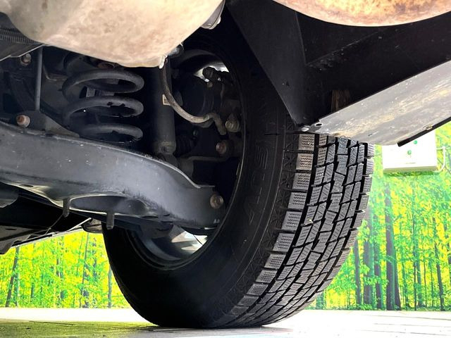 お車を安心してお乗りいただく為には、足回りの定期点検が欠かせません。サービスサポート(有償保証)では無料点検もご提供しており、安心のカーライフをお過ごしいただけるサポート体制が整っています。