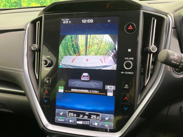 【マルチテレインモニター】車のフロントやサイドのカメラ画像を同時にモニター表示することで、悪路や狭い道を走行時でも周囲の状況確認ができ安心!本格SUVにうれしい装備です♪