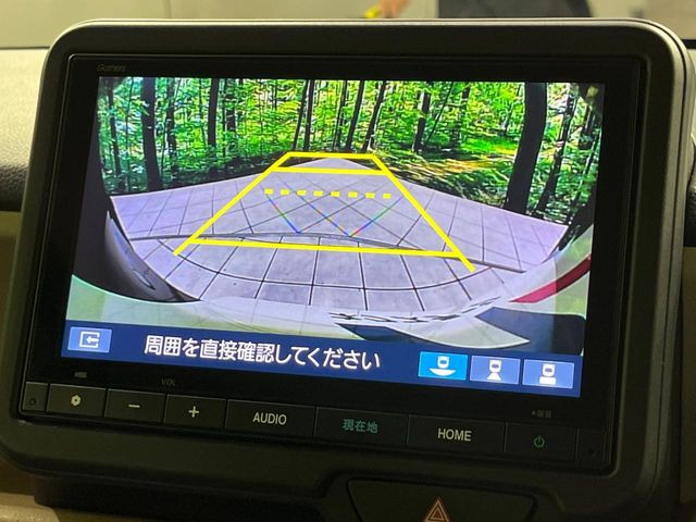 【バックカメラ】駐車時に後方がリアルタイム映像で確認できます。大型商業施設や立体駐車場での駐車時や、夜間のバック時に大活躍!運転スキルに関わらず、今や必須となった装備のひとつです!