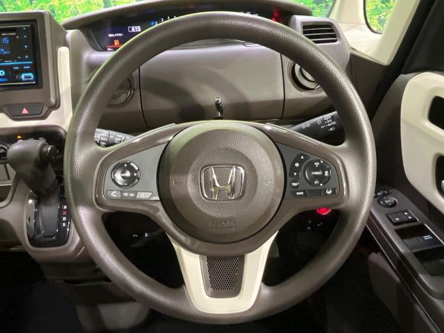 【アダプティブクルーズコントロール】高速道路での長距離走行が楽に!!自動で速度を保つクルーズコントロールが、衝突軽減システムと連携し、前方の車両を感知して車間を保つように速度調節してくれます!!
