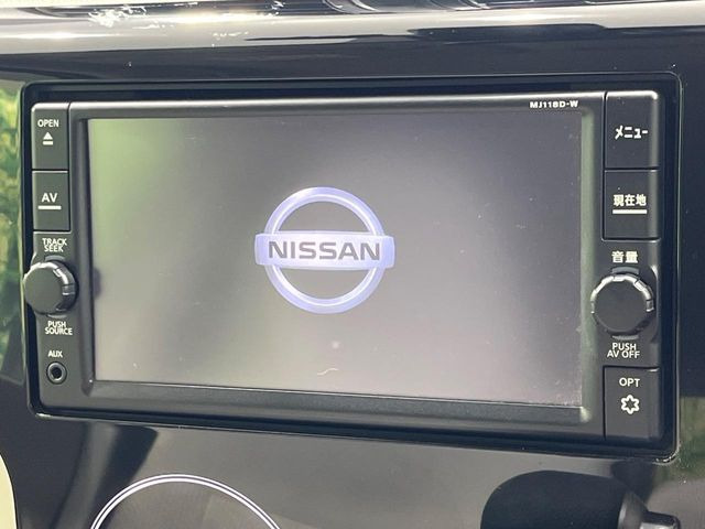 【純正ナビ】人気の純正ナビを装備。オーディオ機能も充実しており、Bluetooth接続すればお持ちのスマホやMP3プレイヤーの音楽を再生可能!毎日の運転がさらに楽しくなります!!
