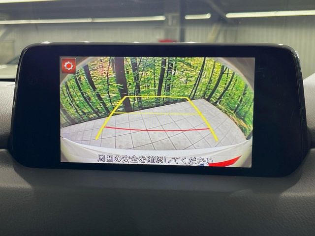 【サイド&バックカメラ】停車・駐車時に死角になりがちな運転席から見えづらいサイドとリアの障害物を確認できます!雨天時や夜間などは特に活躍してくれるアイテムです。