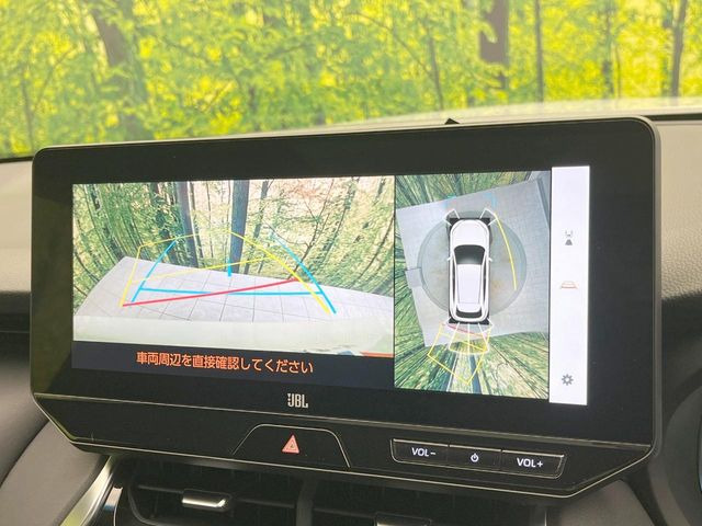 【パノラミックビューモニター】専用のカメラにより、上から見下ろしたような視点で360度クルマの周囲を確認することができます☆死角部分も確認しやすく、狭い場所での切り返しや駐車もスムーズに行えます。