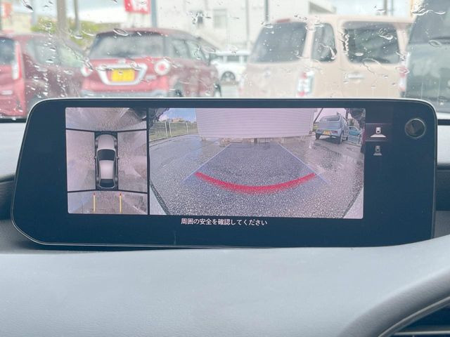 �y360&deg;�r���[���j�^�[�z��p�̃J�����ɂ��A�ォ�猩���낵���悤�Ȏ��_��360�x�N���}�̎��͂��m�F���邱�Ƃ��ł��܂����c�񒓎Ԃ╝�񂹎��Ɋ��􂵂Ă���܂���