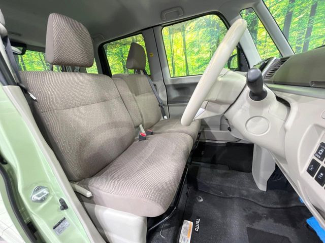 運転席シート廻りは使用感も少なく、良好な状態となっています。丁寧に使われていたことがよくわかりますね。