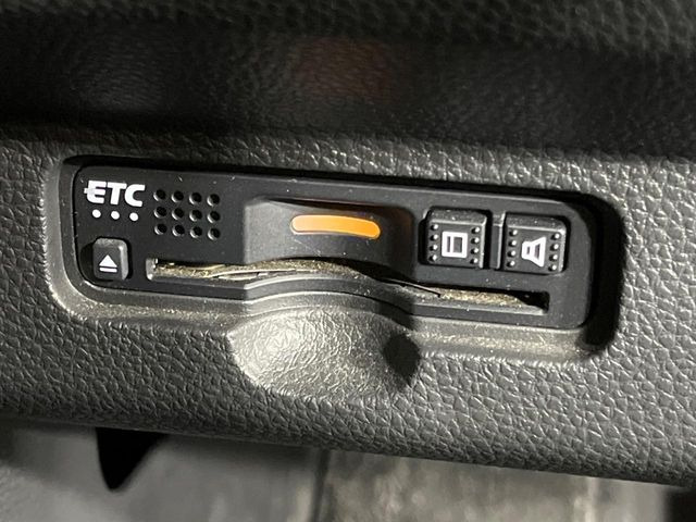 【ETC】高速道路の料金所をストレスなく通過!話題のスポットやサービスエリアに多い「スマートIC」利用時は必須のアイテムです。当店でセットアップを実施、ご納車当日からすぐにご利用いただけます!