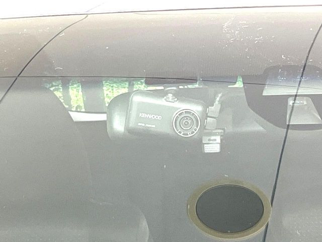 【ドライブレコーダー】ドライブレコーダー装備!走行中はもちろん、あおり運転や事故に遭遇した際、映像で記録し、万一のリスクに備えます。※記録用SDカードはお客様ご自身でご準備いただく必要があります。