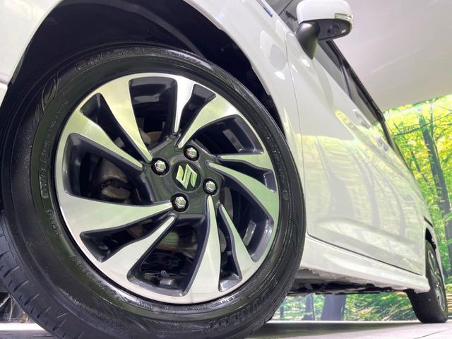 �y����15�C���`�A���~�z�C�[���z�O�ςɃ}�b�`���������A���~�z�C�[���𑕒����Ă���܂��B�e��ЊO�A���~�z�C�[����A�X�^�b�h���X�^�C�����戵�����Ă���܂��B���񂲑��k����������