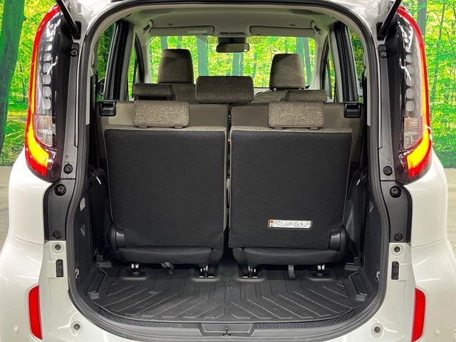 普段のお買い物や通勤、送迎等に十分な荷室スペースを確保しております。セカンドシートを倒すと、大きな荷物の積載も可能です♪