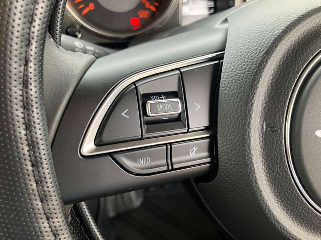 ☆ステアリングスイッチ!ステアリングを握ったままオーディオ機器や運転アシスト機能を操作出来ます☆