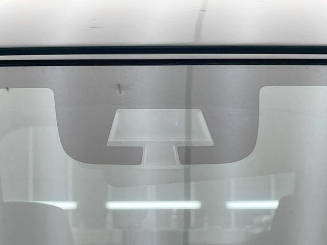 【スズキ セーフティサポート】走行中に前方の車両等を認識し、衝突しそうな時は警報とブレーキで衝突回避と被害軽減をアシスト。より安全にドライブをお楽しみいただけます。