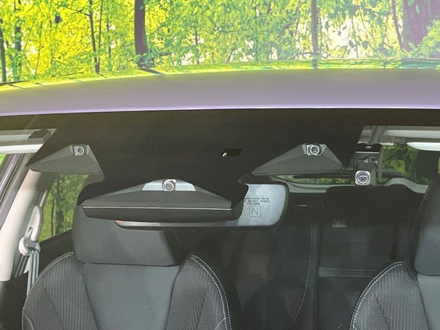 【アイサイトX】衝突被害軽減ブレーキはもちろん、『渋滞時ハンズオフアシスト』や『渋滞時発進アシスト』『カーブ前速度制御』等、従来よりも幅広いシーンで安全走行をサポートしてくれます。