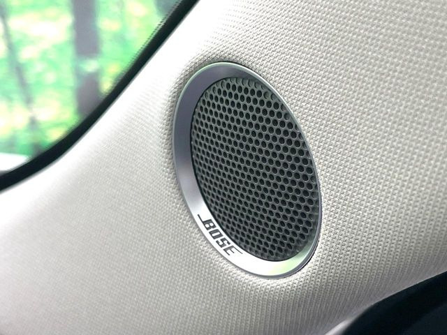 【BOSEサウンドシステム】充実のナビ機能はもちろん、高度なチューニング能力が搭載されており、高音質な音楽をお楽しみいただけます♪