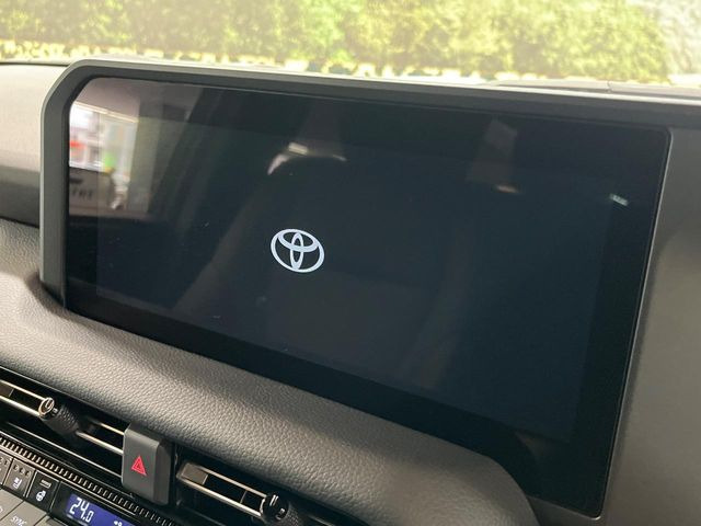 �y8�C���` �f�B�X�v���C�I�[�f�B�I�z���ʂ̃f�B�X�v���C��AppleCarPlay��AndroidAuto�����p�\�B�傫�ȉ�ʂŃX�}�z�i�r�A�v���������p���������܂���