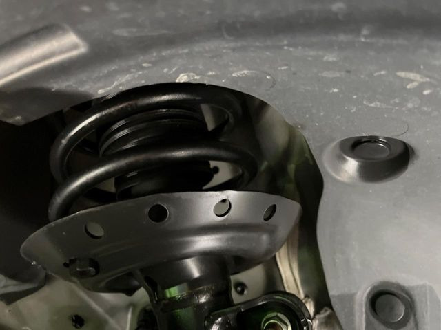下回りの劣化予防の為の防錆加工の施工も承っております。降雪地域はもちろん、沿岸部にお住いの方や、趣味でマリン・ウィンタースポーツをされる方に大変好評いただいております。