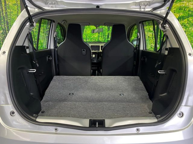 普段のお買い物や通勤、送迎等に十分な荷室スペースを確保しております。セカンドシートを倒すと、大きな荷物の積載も可能です♪