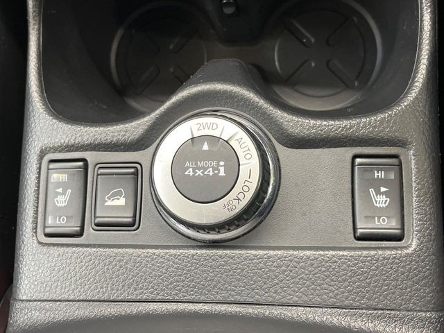 【オールモード4&times;4】2WD/4WDモードを手軽に切り替え可能。燃費重視の2WD、スタック時に役立つLOCK、AUTOモードでは4WDの配分を自動で調整し、路面状況を問わず安定した走りをサポート。