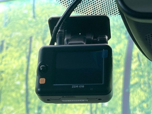 【ドライブレコーダー】ドライブレコーダー装備!走行中はもちろん、あおり運転や事故に遭遇した際、映像で記録し、万一のリスクに備えます。※記録用SDカードはお客様ご自身でご準備いただく必要があります。