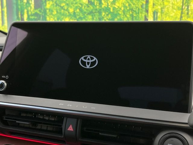 【12.3インチワイドナビ】高級感とインパクトのある大型ワイドナビを装備。各種オーディオ操作はもちろん、横長ワイド画面でのマップ2分割表示など、利便性も高いナビです♪