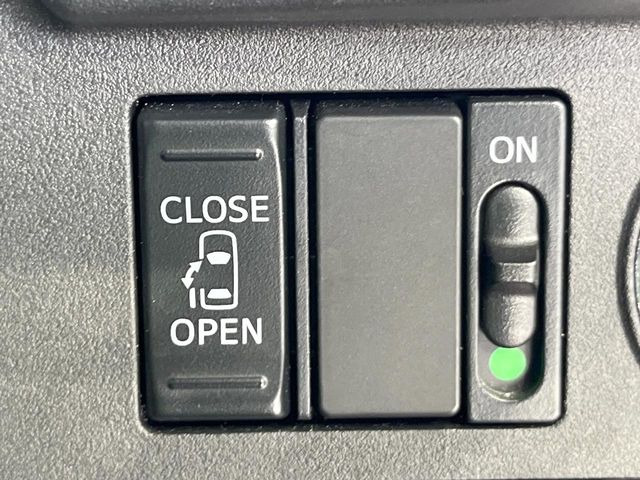【パワースライドドア】スマートキーや運転席のスイッチでスライドドアの開閉が可能♪電動だから力を入れてドアを開ける必要が無く、小さいお子様でも、重い荷物を持っている時もラクに開け閉めできます♪