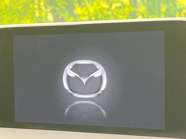 【純正ナビ】人気の純正ナビを装備。オーディオ機能も充実しており、Bluetooth接続すればお持ちのスマホやMP3プレイヤーの音楽を再生可能!毎日の運転がさらに楽しくなります!!