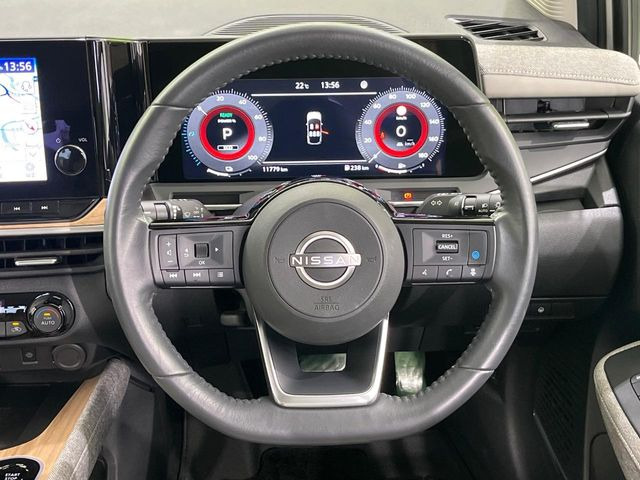 【ステアリングスイッチ】運転中、前方から目線をそらすことなく、オーディオ等の操作が可能な便利機能!安心&快適なドライブを演出してくれます♪