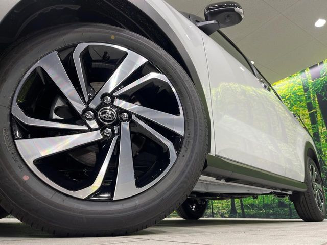 �y����17�C���`�A���~�z�C�[���z�Ƀ}�b�`���������A���~�z�C�[���𑕒����Ă���܂��B�e��ЊO�A���~�z�C�[����A�X�^�b�h���X�^�C�����戵�����Ă���܂��B���񂲑��k����������