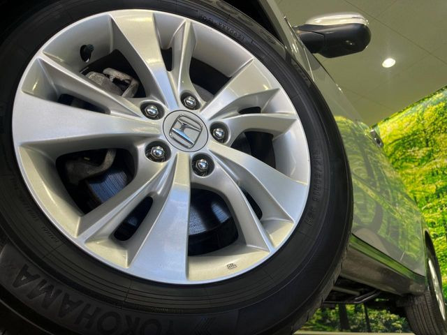 �y����16�C���`�A���~�z�C�[���z�O�ςɃ}�b�`���������A���~�z�C�[���𑕒����Ă���܂��B�e��ЊO�A���~�z�C�[����A�X�^�b�h���X�^�C�����戵�����Ă���܂��B���񂲑��k����������