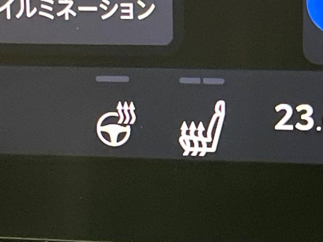 【シートヒーター】寒い日に重宝するシートヒーター!エアコンより早く温まってくれるので寒がりの人も安心ですね♪エアコンの温風は乾燥するから苦手、という方にもをおすすめです。