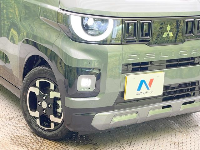 【LEDヘッドライト】悪天候や夜間走行時も良好な視界を確保し安心して運転できる高輝度LEDヘッドライトを装備!点灯速度が早く、消費電力も抑えられています。