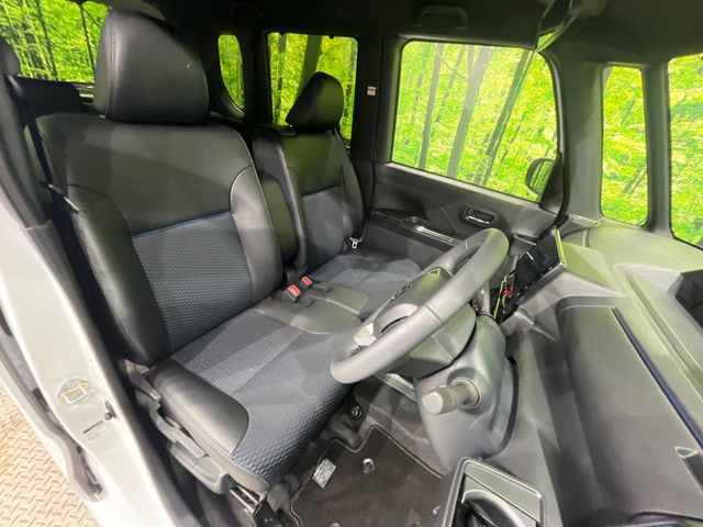 運転席シート廻りは使用感も少なく、良好な状態となっています。丁寧に使われていたことがよくわかりますね。