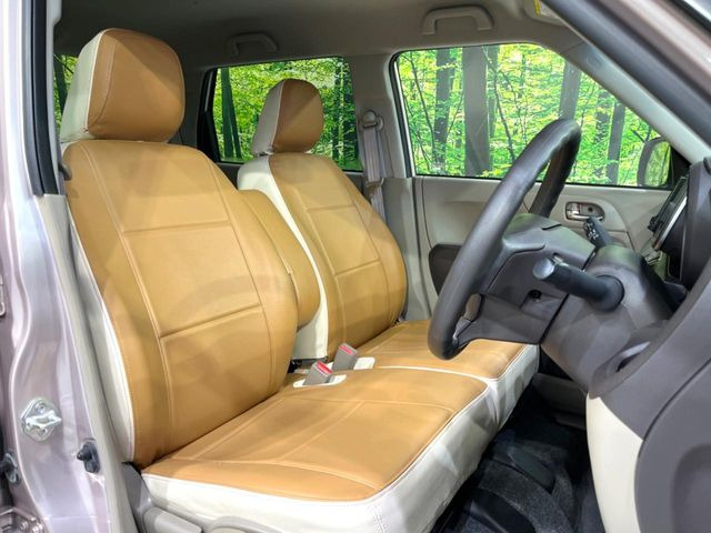 運転席シート廻りは使用感も少なく、良好な状態となっています。丁寧に使われていたことがよくわかりますね。