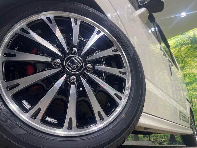 �y15�C���`�A���~�z�C�[���z�O�ςɃ}�b�`�����A���~�z�C�[���𑕒����Ă���܂��B�e��A���~�z�C�[����A�X�^�b�h���X�^�C�����戵�����Ă���܂��B���񂲑��k����������