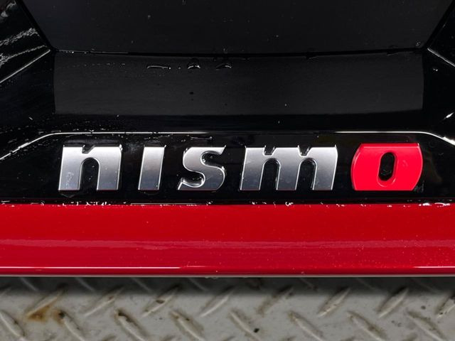 【NISMOエアロ】人気のNISMOエアロを装備!クルマの外観がよりスタイリッシュになり、街中で存在感あふれる1台に♪将来買い替える時にもリセールに影響しやすく、価値ある人気の装備です!
