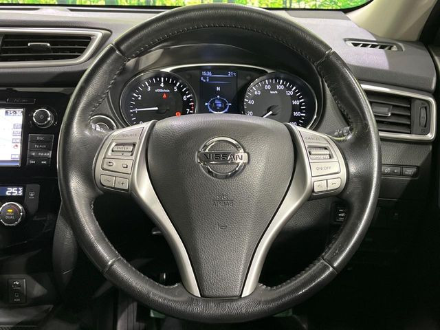 【クルーズコントロール】高速道路もラクラク走行。アクセルを離しても一定速度で走行ができ、長距離運転時の負担を軽減!加速・減速も簡単なスイッチ操作で調整できます。