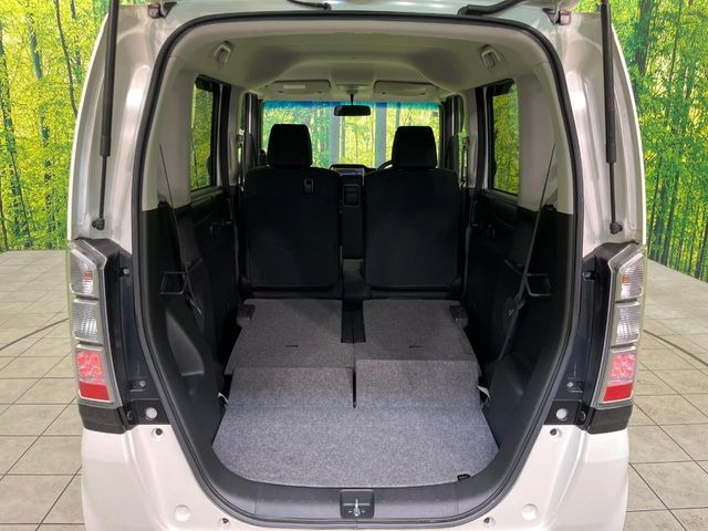 普段のお買い物や通勤、送迎等に十分な荷室スペースを確保しております。セカンドシートを倒すと、大きな荷物の積載も可能です♪