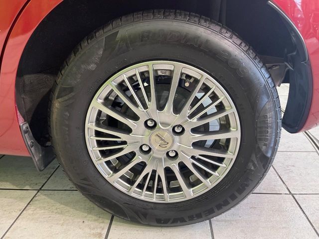 �y14�C���`�A���~�z�C�[���z�O�ςɃ}�b�`�����A���~�z�C�[���𑕒����Ă���܂��B�e��A���~�z�C�[����A�X�^�b�h���X�^�C�����戵�����Ă���܂��B���񂲑��k����������