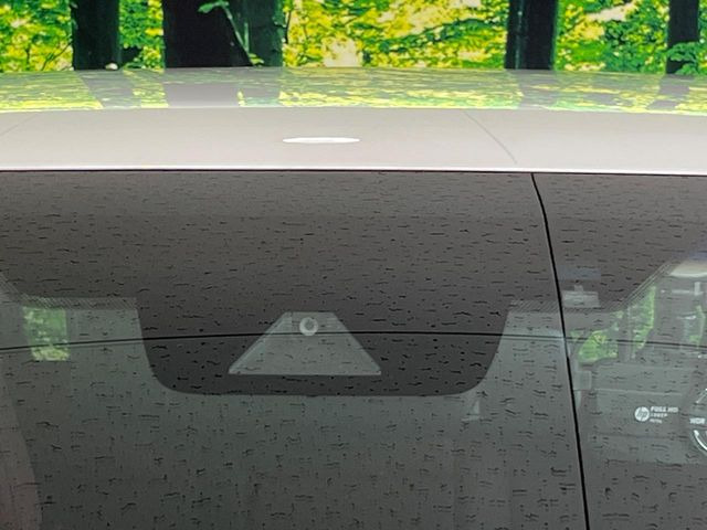 【セーフティシステムプラスセンス】走行中に前方の車両等を認識し、衝突しそうな時は警報とブレーキで衝突回避と被害軽減をアシスト。より安全にドライブをお楽しみいただけます。