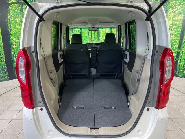 普段のお買い物や通勤、送迎等に十分な荷室スペースを確保しております。セカンドシートを倒すと、大きな荷物の積載も可能です♪