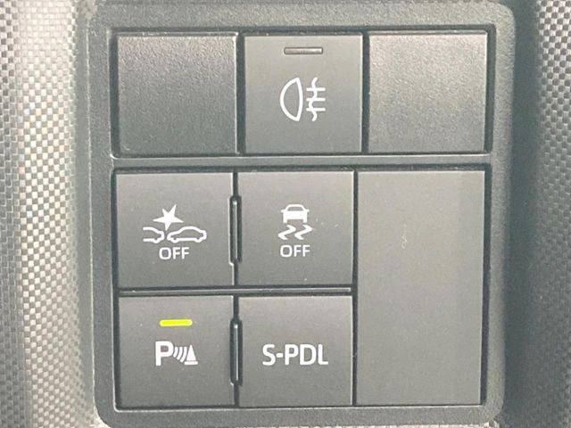 【スマートアシスト】走行中に前方の車両等を認識し、衝突しそうな時は警報とブレーキで衝突回避と被害軽減をアシスト。より安全にドライブをお楽しみいただけます。