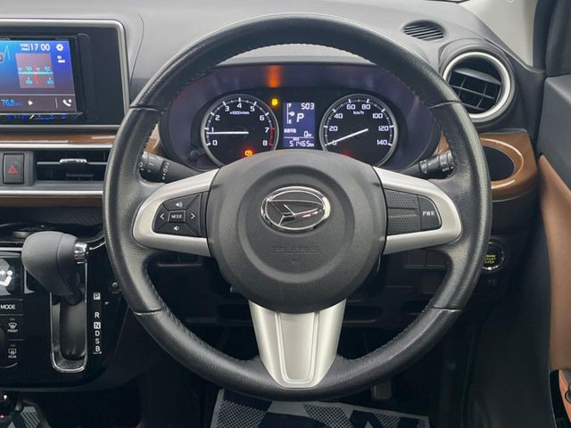 【ステアリングスイッチ】運転中、前方から目線をそらすことなく、オーディオ等の操作が可能な便利機能!安心&快適なドライブを演出してくれます♪