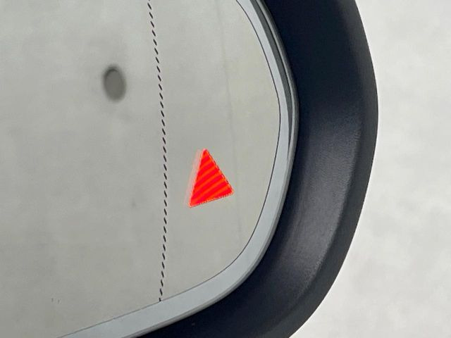 ●ブラインドアシストセンサー:視角からの車を感知し、ドライバーが車線変更を行う際に、警告音と共に注意を促してくれる安全機能です!