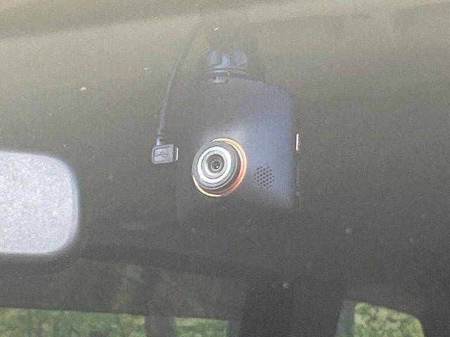 【ドライブレコーダー】ドライブレコーダー装備!走行中はもちろん、あおり運転や事故に遭遇した際、映像で記録し、万一のリスクに備えます。※記録用SDカードはお客様ご自身でご準備いただく必要があります。