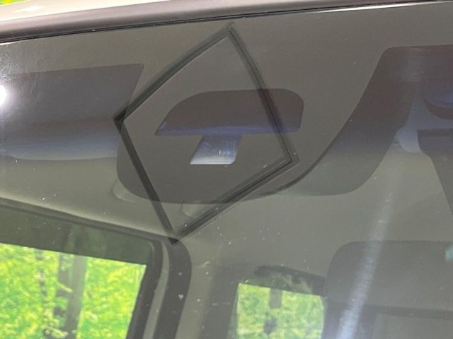 【シティブレーキアクティブシステム】低速走行中に前方の車両等を認識し、衝突しそうな時は警報とブレーキで衝突回避と被害軽減をアシスト。より安全にドライブをお楽しみいただけます。