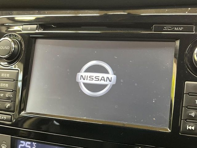 【メーカー純正ナビ】インテリアに溶け込むスタイリッシュな「専用設計」メーカーナビを装備♪視認性や操作性など基本性能にも優れ、より上質なカーライフをお楽しみいただけます。