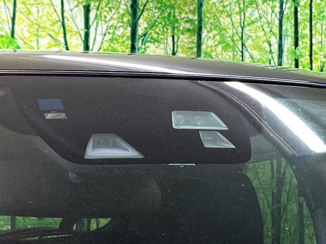 【スマートブレーキサポート】走行中に前方の車両等を認識し、衝突しそうな時は警報とブレーキで衝突回避と被害軽減をアシスト。より安全にドライブをお楽しみいただけます。