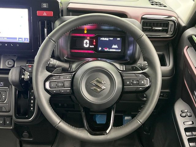 【純正革巻きステアリング】上質な革を使用することで、手にしっかり馴染みとても運転しやすいハンドルです♪